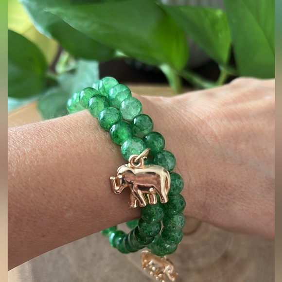 Set of 2 Vibrant Green glass bead, handmade stretch bracelets w/charm, & 💗 bag! - Picture 2 of 5